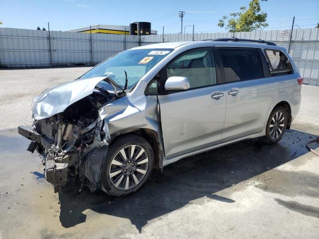 2019 Toyota Sienna LE