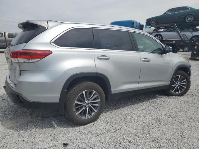 2019 Toyota Highlander SE