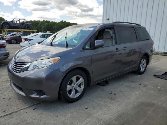 2015 Toyota Sienna LE