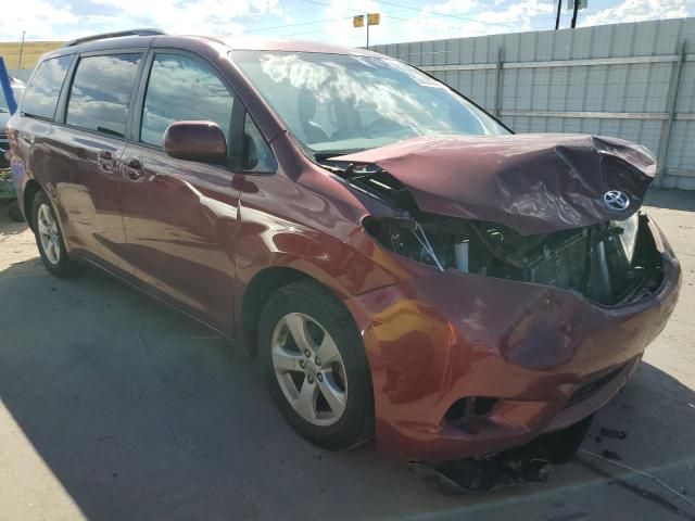 2017 Toyota Sienna LE