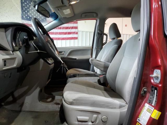 2016 Toyota Sienna LE