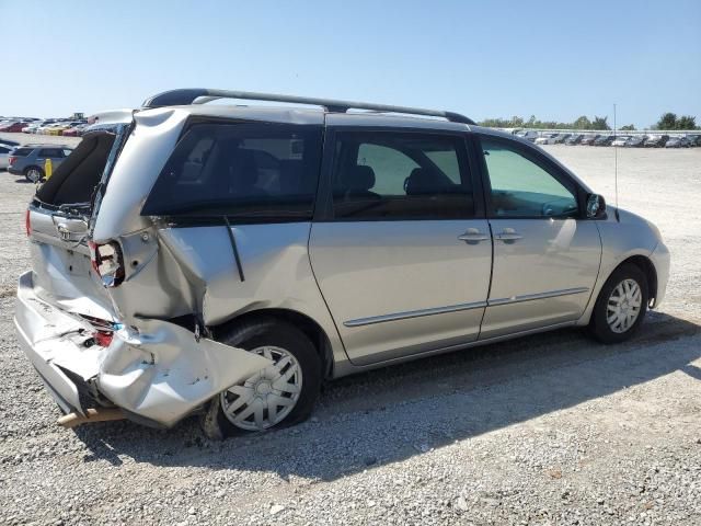 2005 Toyota Sienna CE