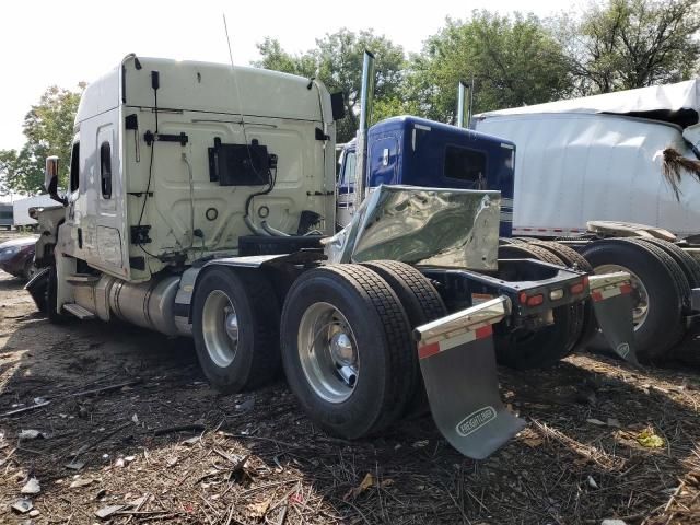 2019 Freightliner Cascadia 126