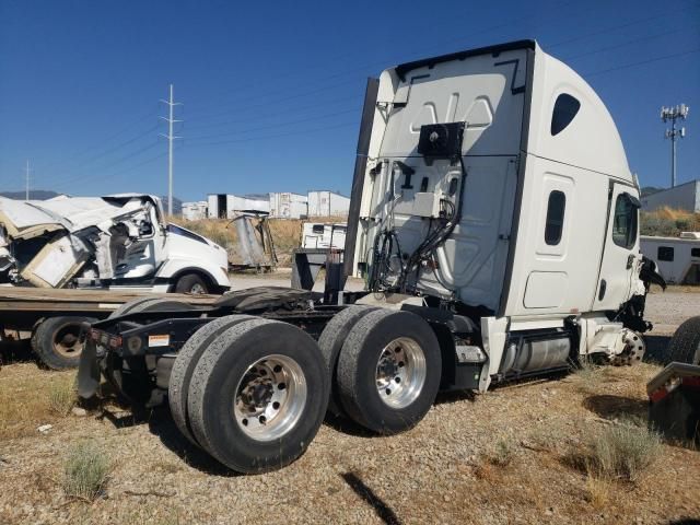 2019 Freightliner Cascadia 125