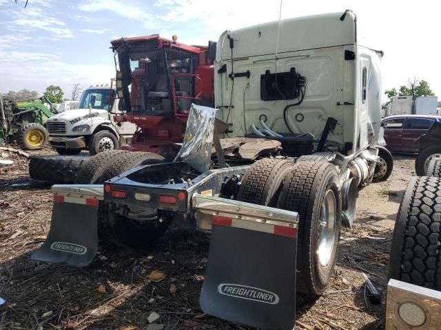 2019 Freightliner Cascadia 126