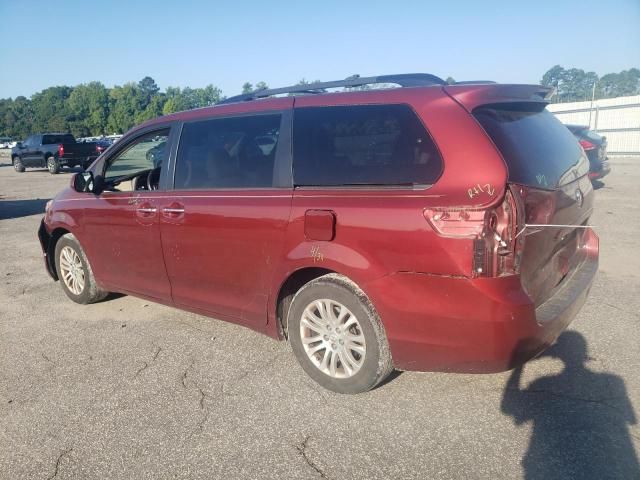 2017 Toyota Sienna XLE