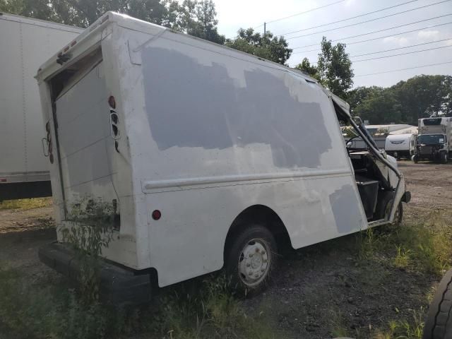 2004 Freightliner Chassis M Line WALK-IN Van