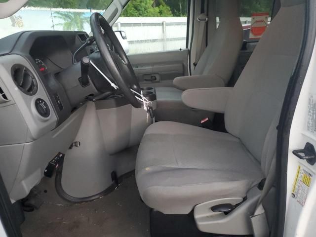 2010 Ford Econoline E350 Super Duty Wagon