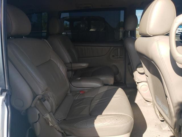 2004 Toyota Sienna XLE