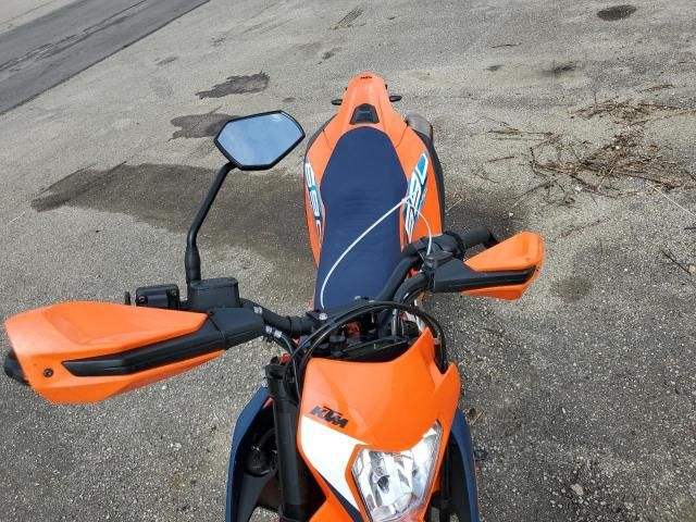 2024 KTM 690 SMC R