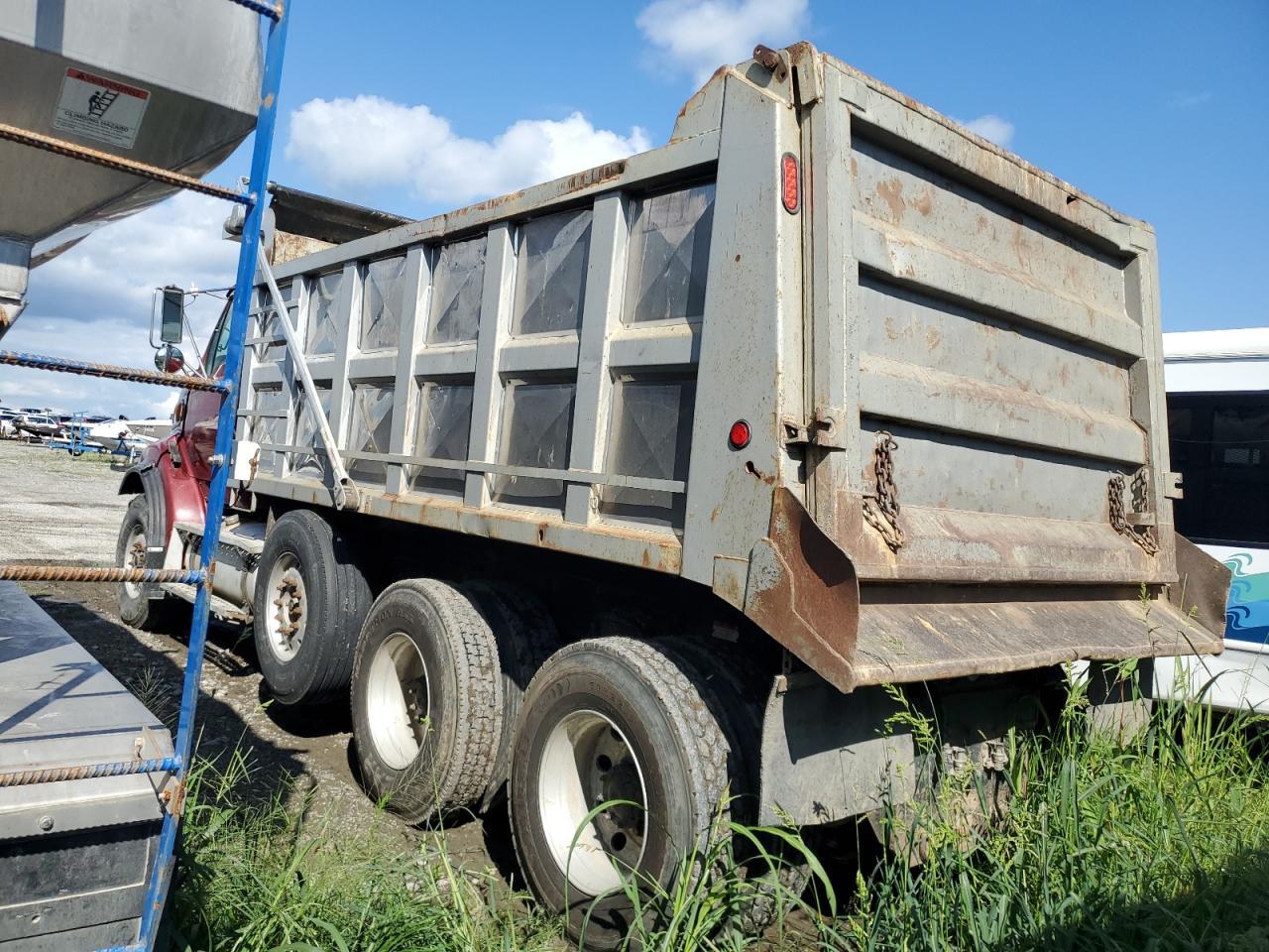 2005 Sterling LT 9500