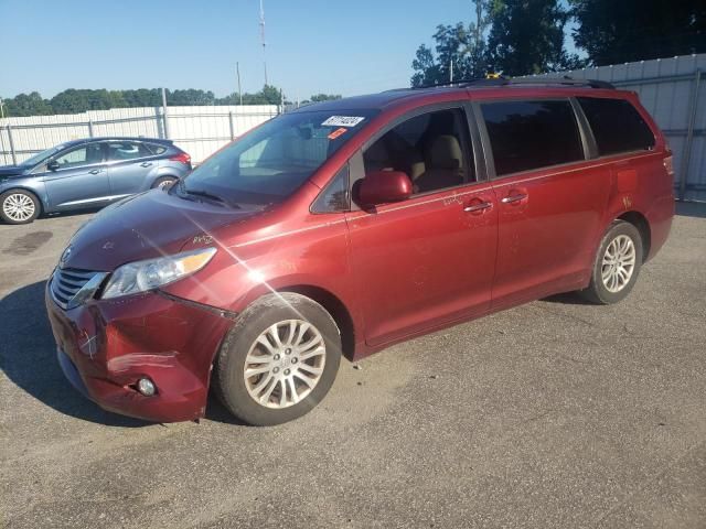 2017 Toyota Sienna XLE