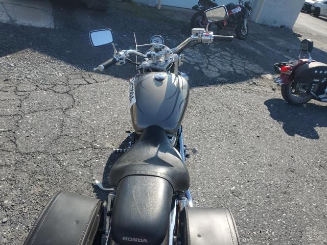 2006 Honda VT1100 C2