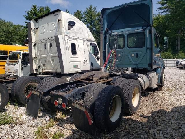 2021 Freightliner Cascadia 126