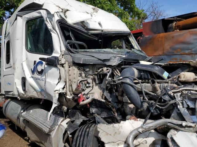 2019 Freightliner Cascadia 126