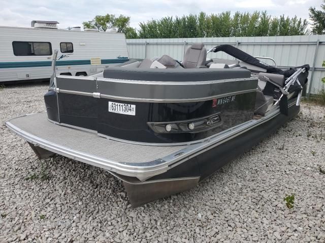 2022 Tahoe Boat