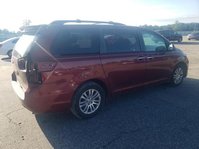 2017 Toyota Sienna XLE