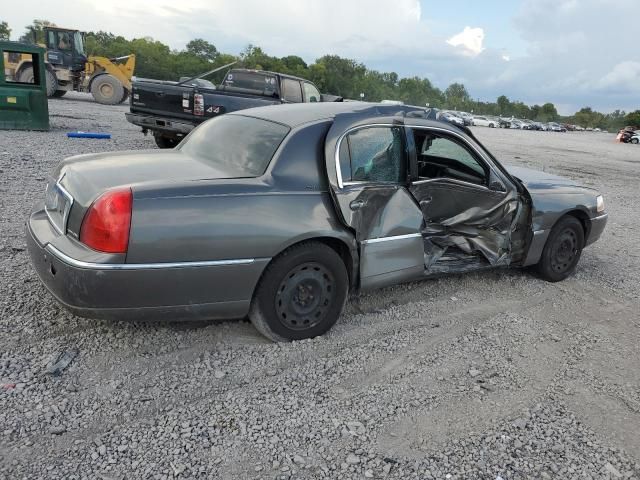 2003 Lincoln Town Car Signature
