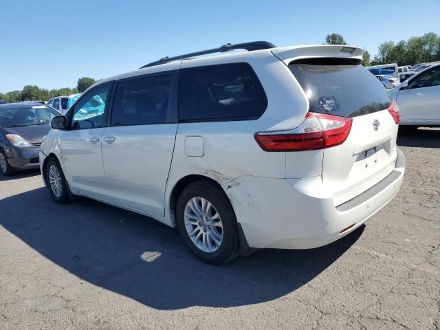 2017 Toyota Sienna XLE