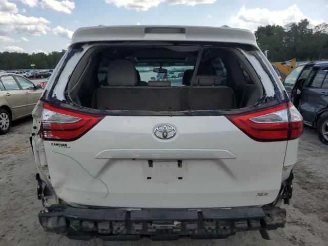 2017 Toyota Sienna XLE