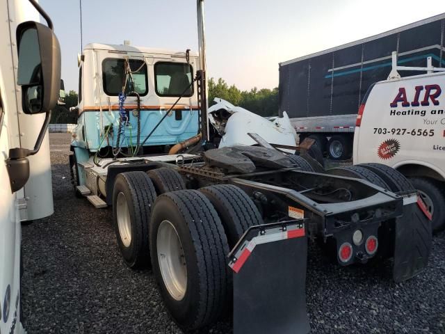 2014 Freightliner Cascadia 113