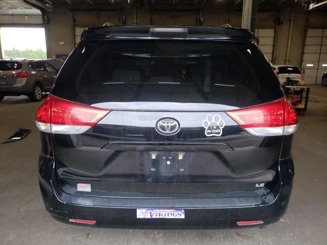 2013 Toyota Sienna LE