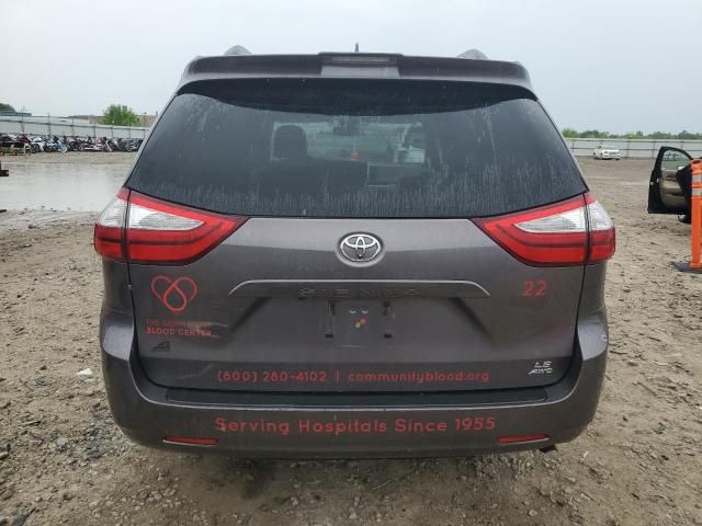 2019 Toyota Sienna LE