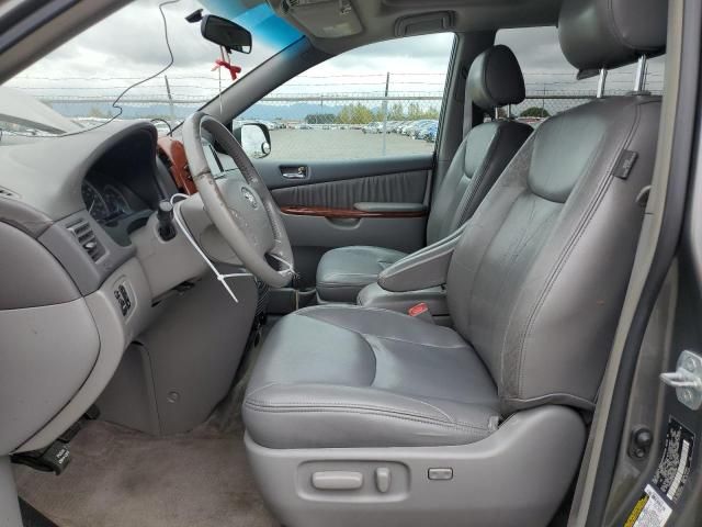 2005 Toyota Sienna XLE