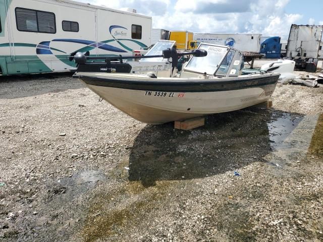 1997 Crestliner Boat