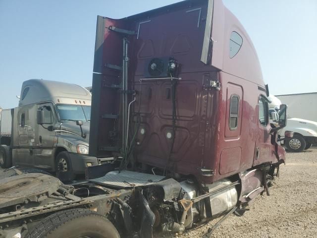 2019 Freightliner Cascadia 126