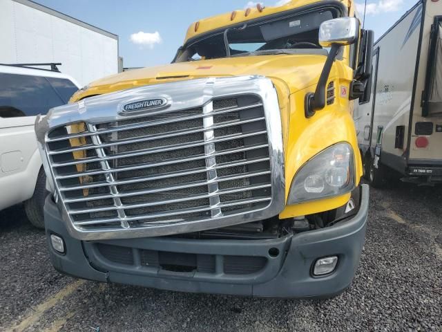 2018 Freightliner Cascadia 113