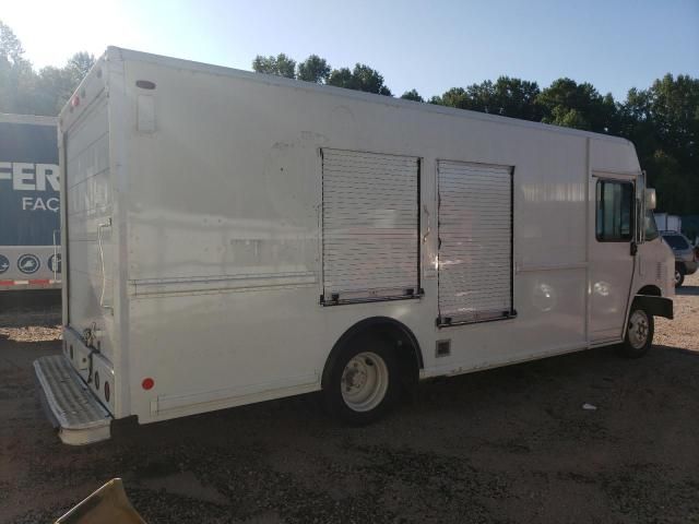 2004 Freightliner Chassis M Line WALK-IN Van