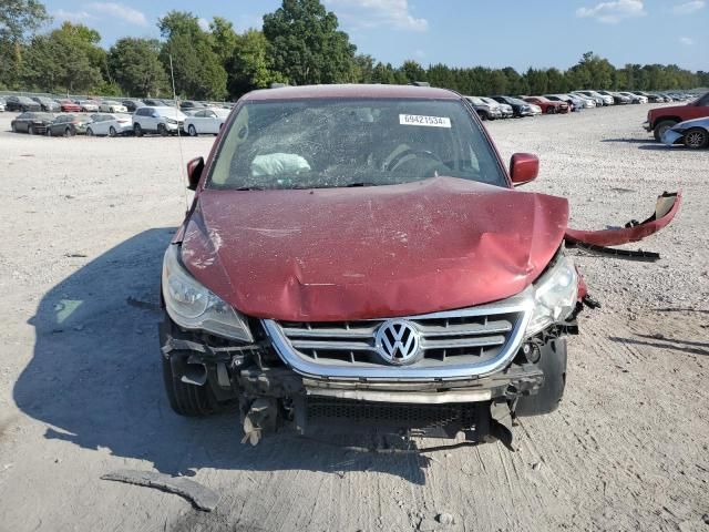 2011 Volkswagen Routan SE