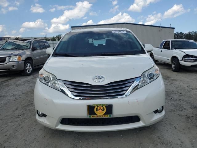 2017 Toyota Sienna XLE