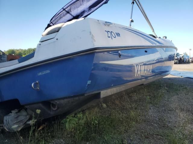 2002 Yamaha Boat