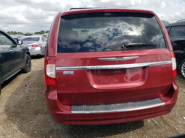 2013 Chrysler Town & Country Touring