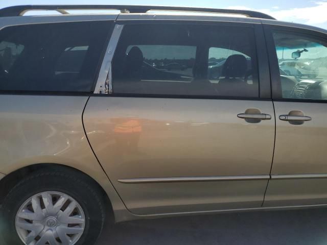 2005 Toyota Sienna CE