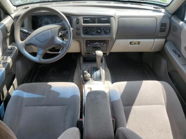 2000 Mitsubishi Montero Sport LS