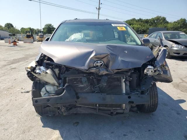 2012 Toyota Sienna LE