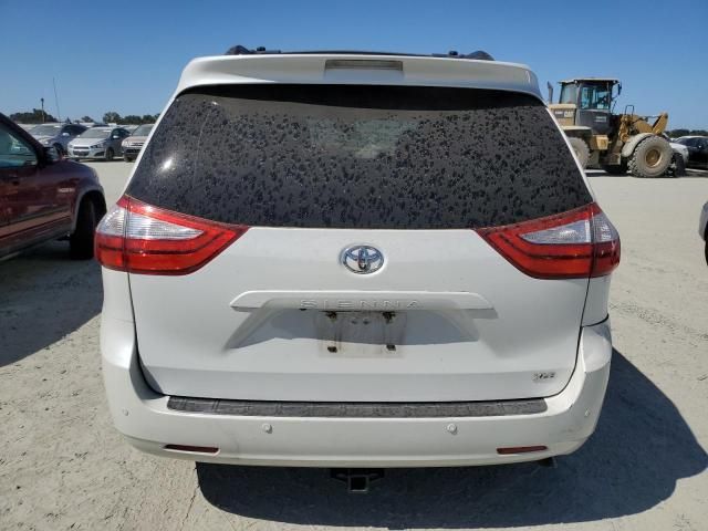 2015 Toyota Sienna xle