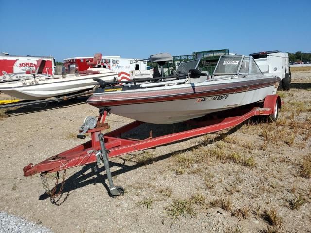 1985 Baja Boat