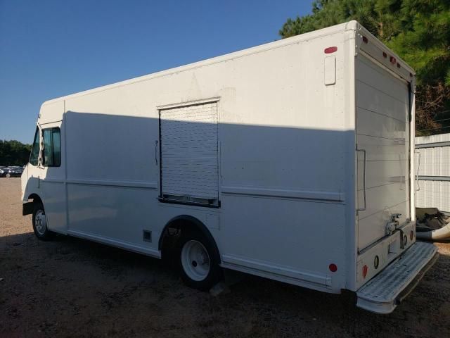 2004 Freightliner Chassis M Line WALK-IN Van