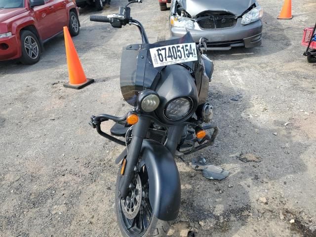 2018 Indian Motorcycle Co. Springfield Dark Horse