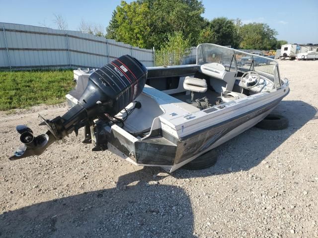 1995 Crestliner Boat