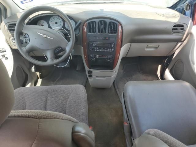 2007 Chrysler Town & Country LX