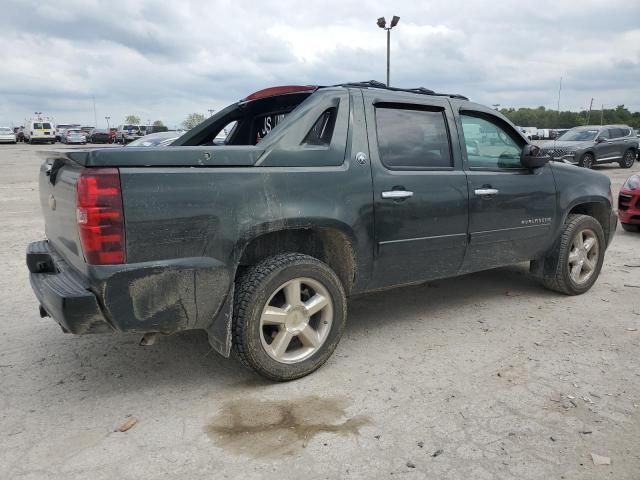 2013 Chevrolet Avalanche LS