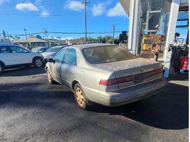 1999 Toyota Camry LE