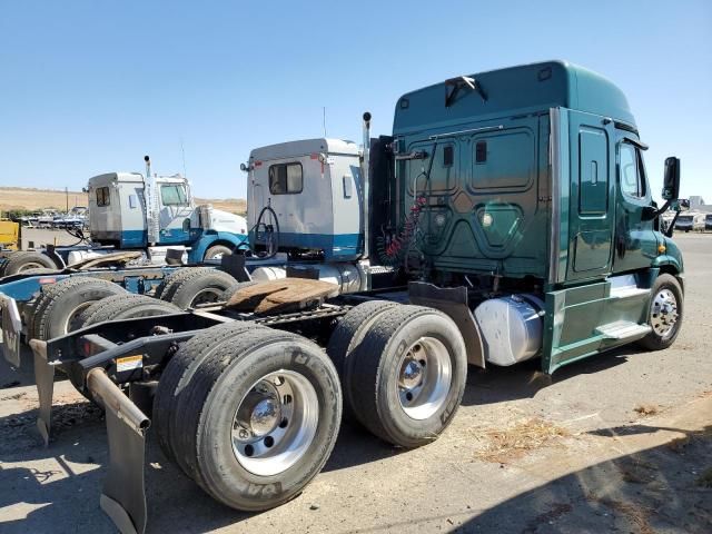 2014 Freightliner Cascadia 113