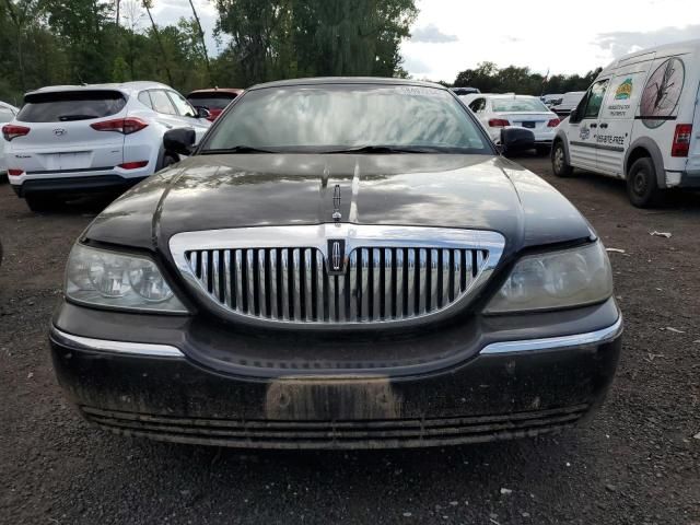 2006 Lincoln Town Car Signature