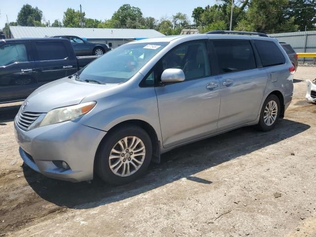 2012 Toyota Sienna XLE